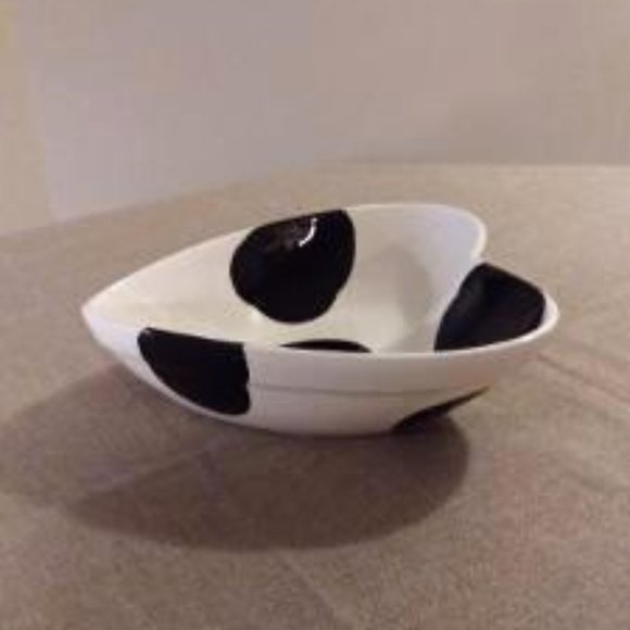 Farmhouse Style Ceramic Serving Bowl - Picture 3 of 3